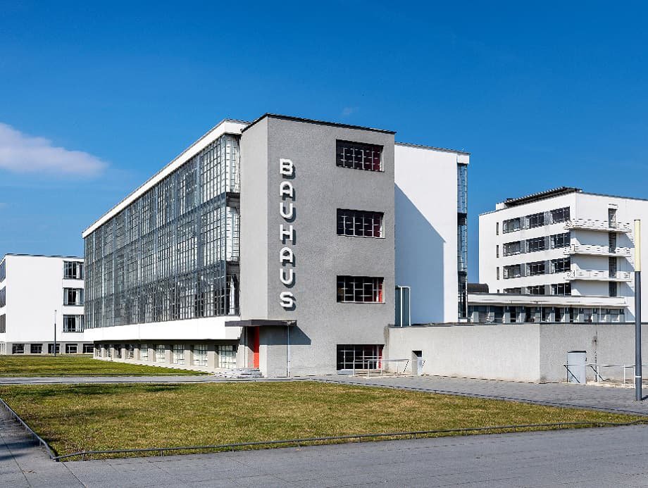 1925 zog das Bauhaus nach Dessau, wo die Schule ihre Blütezeit erlebte.