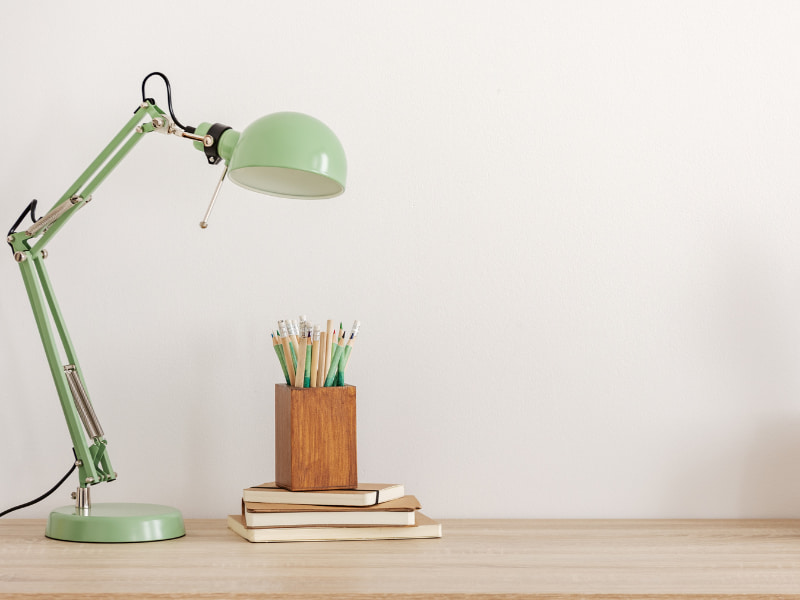 Schreibtischlampe in Pastell-Grün