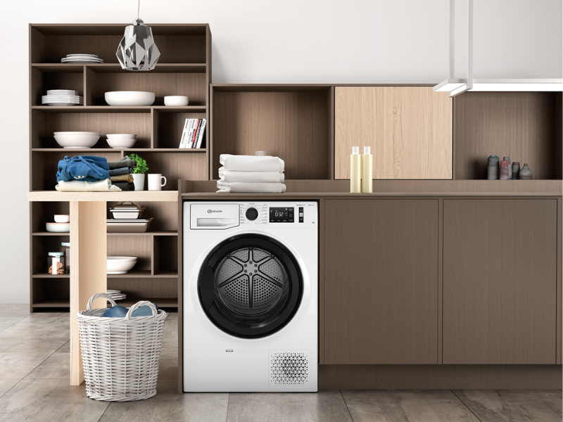 Waschmaschine in der Küche - braune Dekore